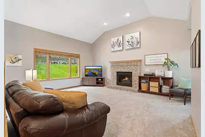 524 Eastwood Court, Eagan, MN 55123 - Photo 10
