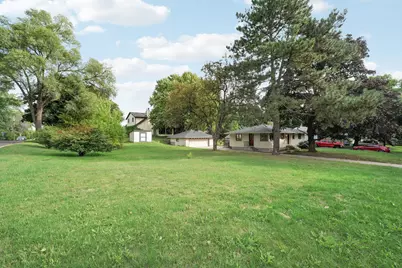 2153 Holloway Avenue E, North Saint Paul, MN 55109 - Photo 44