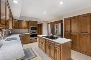 525 Sycamore Cir, Plymouth, MN 55441 - Photo 18