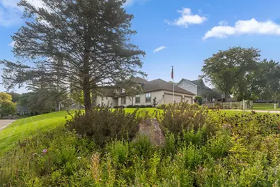 525 Sycamore Circle, Plymouth, MN 55441 - Photo 2