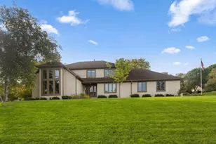 525 Sycamore Cir, Plymouth, MN 55441 - Photo 1