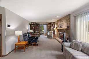 525 Sycamore Cir, Plymouth, MN 55441 - Photo 8