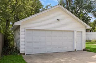 180 Westchester Dr, West Saint Paul, MN 55118 - Photo 34