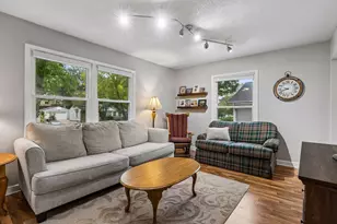 180 Westchester Dr, West Saint Paul, MN 55118 - Photo 8