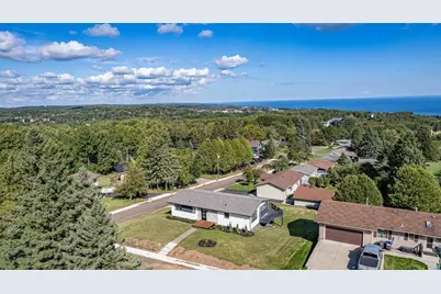 1634 Cliff Avenue, Duluth, MN 55811 - Photo 38