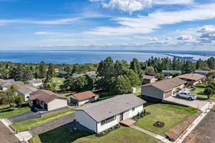 1634 Cliff Ave, Duluth, MN 55811 - Photo 1