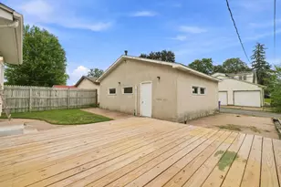 902 Hyacinth Ave E, Saint Paul, MN 55106 - Photo 18