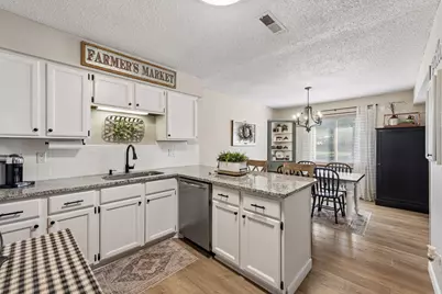 4679 Jackstone Point, Eagan, MN 55122 - Photo 4