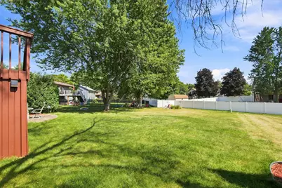 2375 Helena Road N, Oakdale, MN 55128 - Photo 38