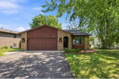 2375 Helena Road N, Oakdale, MN 55128 - Photo 4