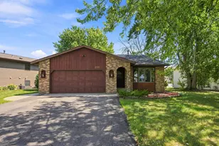 2375 Helena Rd N, Oakdale, MN 55128 - Photo 4