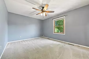 2375 Helena Rd N, Oakdale, MN 55128 - Photo 20