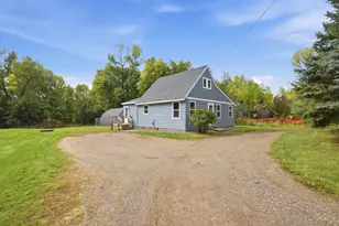 909 4th St SE, Aitkin, MN 56431 - Photo 2