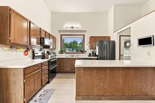 3748 Village Green Cir, Moorhead, MN 56560 - Photo 6