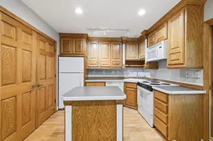 6377 Barrie Rd, Edina, MN 55435 - Photo 4