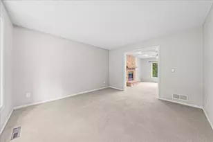 139 Ridge Way, Mahtomedi, MN 55115 - Photo 6