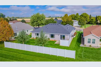 1621 19th Avenue NW, Willmar, MN 56201 - Photo 2