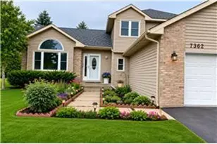 7362 51st St N, Oakdale, MN 55128 - Photo 2