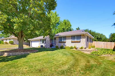 777 Mohican Lane, Mendota Heights, MN 55120 - Photo 38