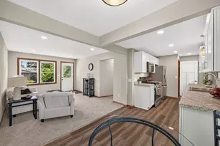 651 46 1/2 Ave NE, Columbia Heights, MN 55421 - Photo 2