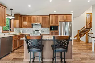 8821 Rainier Ct, Woodbury, MN 55125 - Photo 10