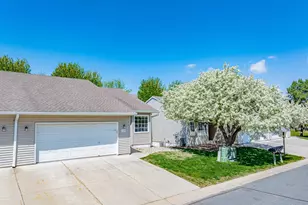 102X Primrose Ln, Waconia, MN 55387 - Photo 1