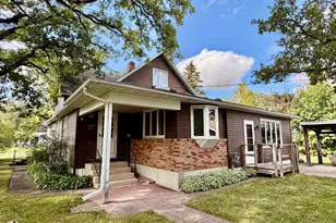 301 5th St SE, Roseau, MN 56751 - Photo 2