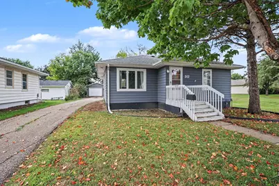 302 Lincoln Avenue N, New Prague, MN 56071 - Photo 2
