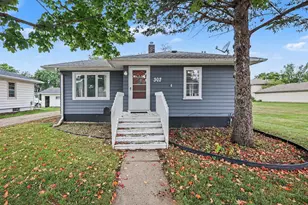 302 Lincoln Ave N, New Prague, MN 56071 - Photo 1