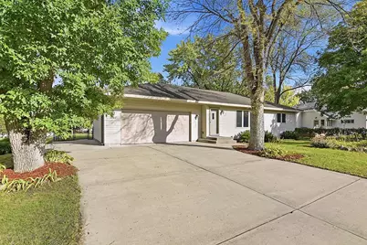 1602 8th Avenue S, Saint Cloud, MN 56301 - Photo 1