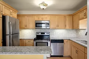 1129 Fifield St, Saint Paul, MN 55108 - Photo 8