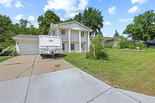 7908 37th Ave N, New Hope, MN 55427 - Photo 2