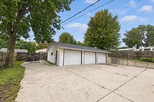 706 7th St, Granite Falls, MN 56241 - Photo 2
