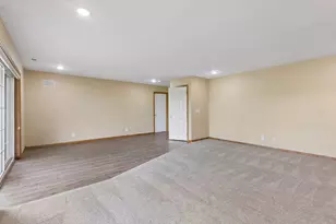 492 Holly Ln N, Oakdale, MN 55128 - Photo 30