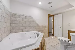 492 Holly Ln N, Oakdale, MN 55128 - Photo 34