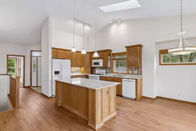 492 Holly Lane N, Oakdale, MN 55128 - Photo 8