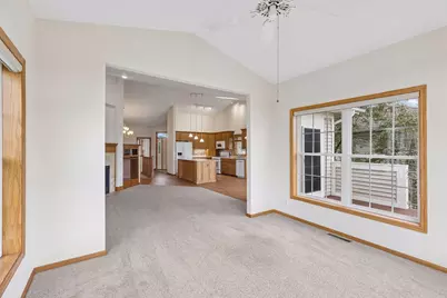 492 Holly Lane N, Oakdale, MN 55128 - Photo 6