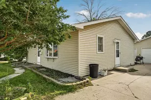 2514 NW 23rd Ave NW, Rochester, MN 55901 - Photo 2