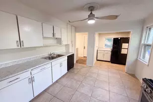 305 Arlington Ave W, Saint Paul, MN 55117 - Photo 2