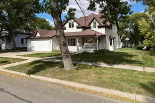116 3rd St E, Halstad, MN 56548 - Photo 2