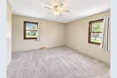 520 Smith Street, Le Sueur, MN 56058 - Photo 6