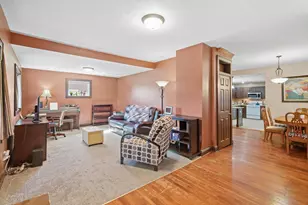 221 S Lincoln St, Lake Crystal, MN 56055 - Photo 2