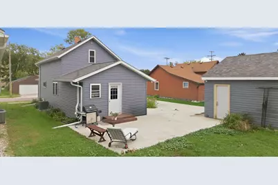 221 S Lincoln Street, Lake Crystal, MN 56055 - Photo 4
