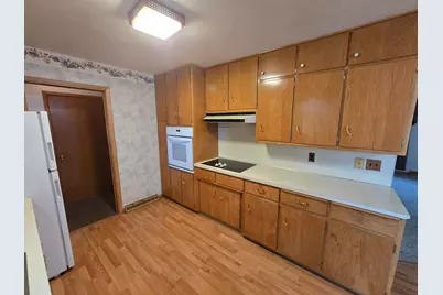 1112 6th Avenue SW, Pipestone, MN 56164 - Photo 8