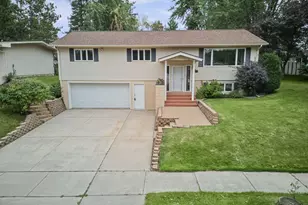 407 Mesabi Dr, Hibbing, MN 55746 - Photo 48