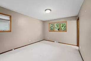 407 Mesabi Dr, Hibbing, MN 55746 - Photo 32