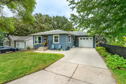 717 W Beech Avenue, Fergus Falls, MN 56537 - Photo 2