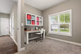 9060 Degler Cir, Chanhassen, MN 55317 - Photo 12
