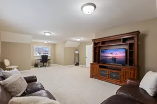 9060 Degler Cir, Chanhassen, MN 55317 - Photo 22