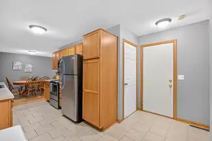 6203 Courtly Rd, Woodbury, MN 55125 - Photo 14